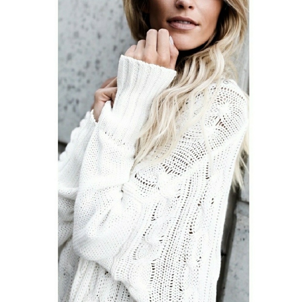 πLAST ONEπ Cable Knit Oversized Sweater - Picture 3 of 3